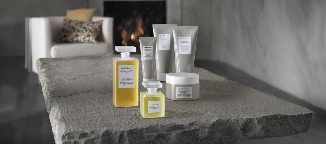 verschiedene Kosmetik-Produkte auf einem Tisch