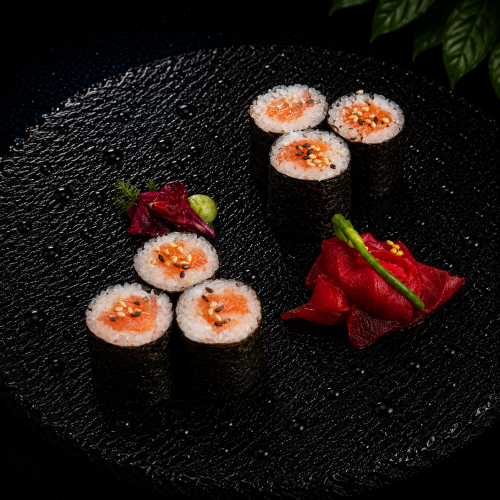 salmon maki